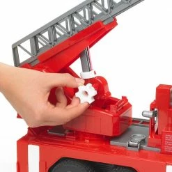 Bruder Fire Engine with water Pump and Light/Sound Module - 2771 - Toy Tractors & Trucks -Games Official Website d54be70bfe6ac069114ef2b3ff36526247733c99 108050156 7